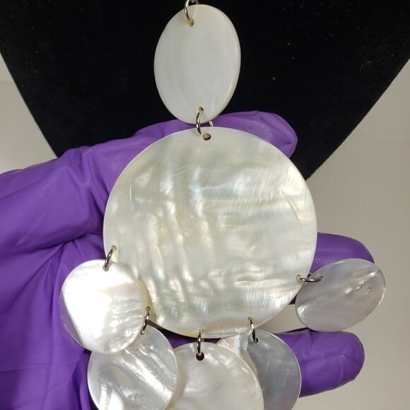 Women's 34" Polished Silver-tone Beaded Necklace & Drop Circle Seashell Pendant - Picture 6 of 8